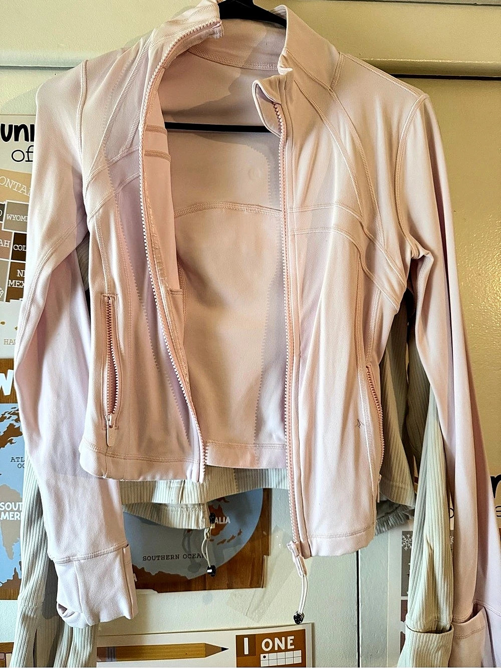 lululemon Define Cropped Jacket *Nulu in Pink Size 2